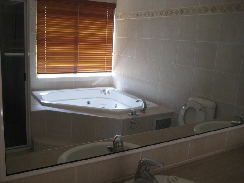 14  Queens Street, North Ward QLD 4810