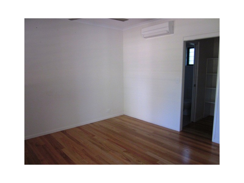 8  York Court, Magnetic Island QLD 4819