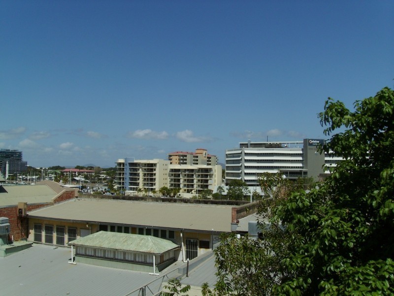 2/22 Melton terrace, Townsville City QLD 4810