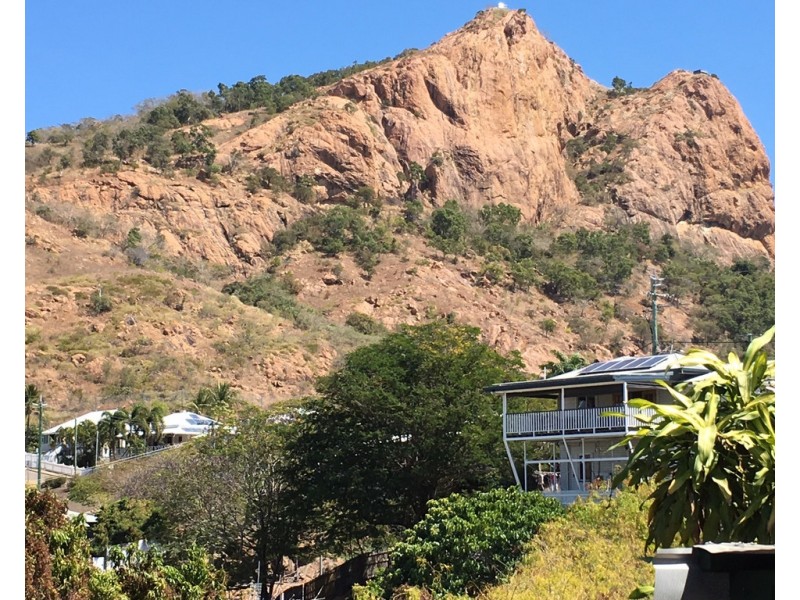 4/37 Hale Street, Townsville City QLD 4810