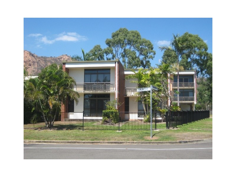 2/14 Rowland Street, North Ward QLD 4810