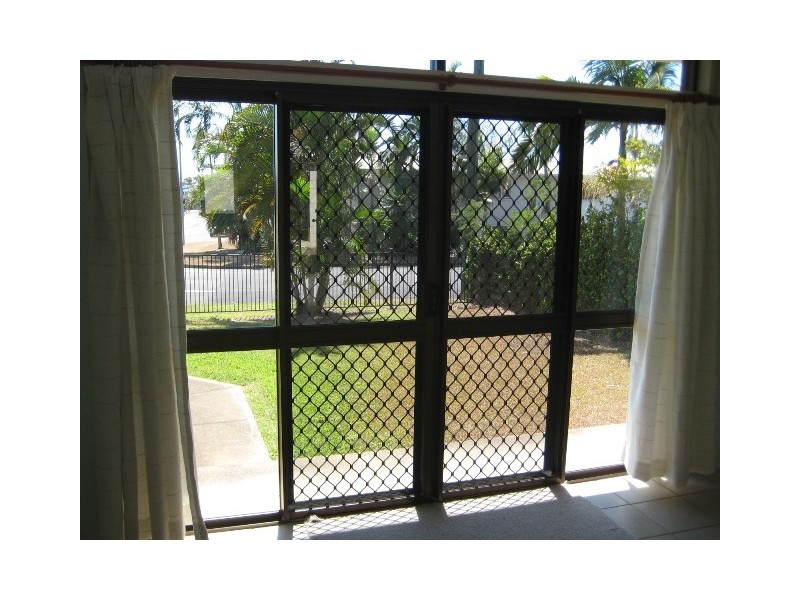 2/14 Rowland Street, North Ward QLD 4810