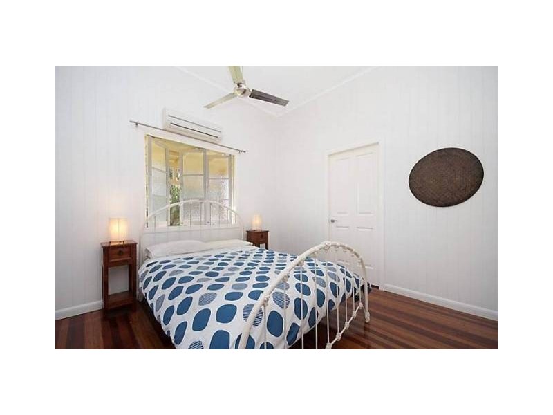 7 Tenth Ave, South Townsville QLD 4810