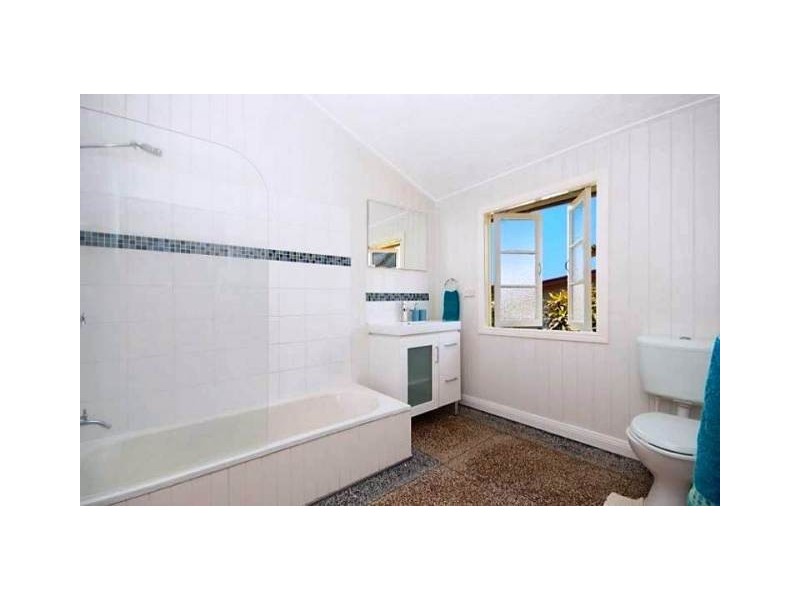 7 Tenth Ave, South Townsville QLD 4810