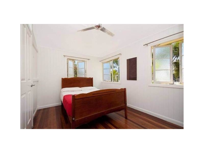 7 Tenth Ave, South Townsville QLD 4810