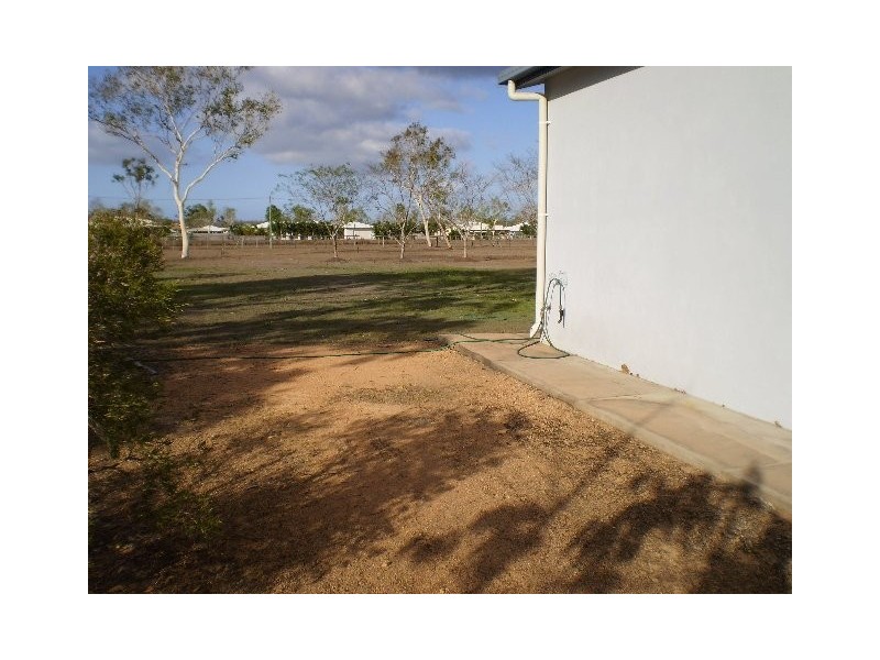 10 Duroy Street, Mount Low QLD 4818