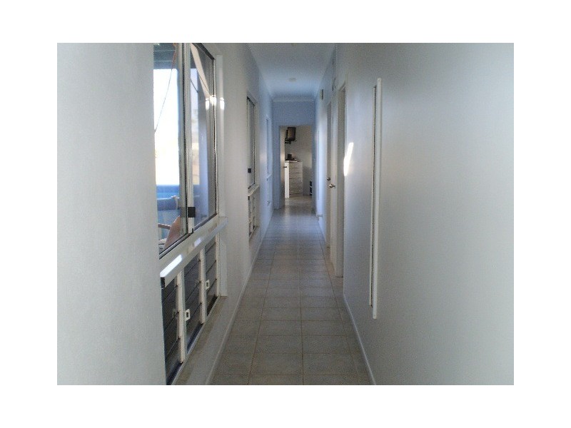 10 Duroy Street, Mount Low QLD 4818