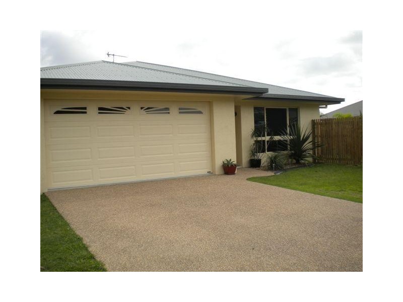 4 St Albans Road, Mount Louisa QLD 4814