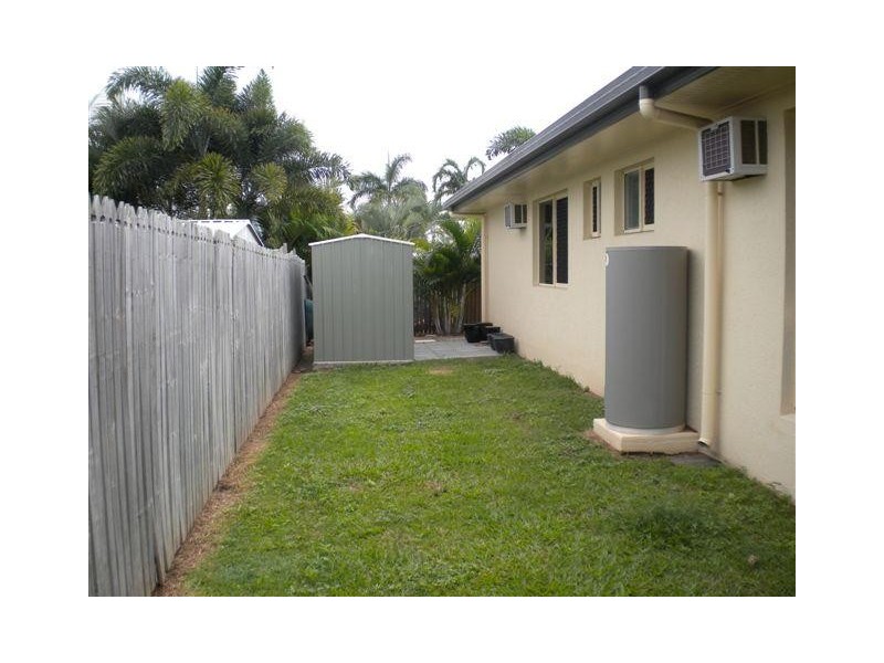 4 St Albans Road, Mount Louisa QLD 4814