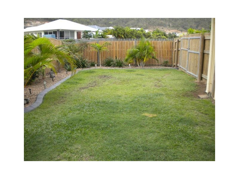 4 St Albans Road, Mount Louisa QLD 4814