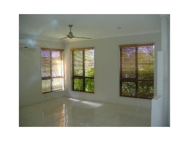 27 Donostia Crescent, Bushland Beach QLD 4818