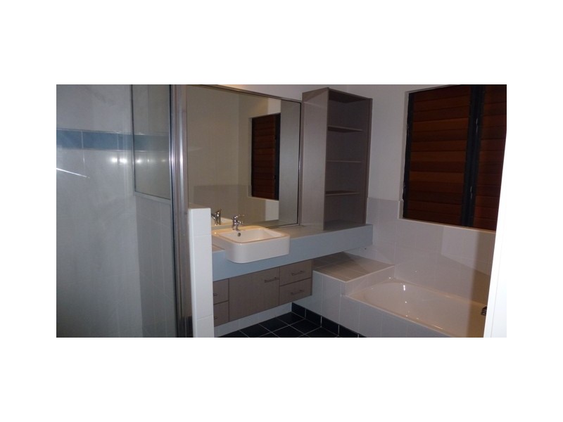 9 Springbrook Parade, Idalia QLD 4811