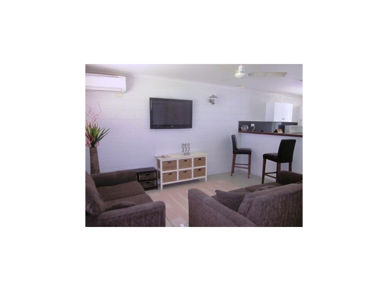 2/53 Picnic Street, Magnetic Island QLD 4819