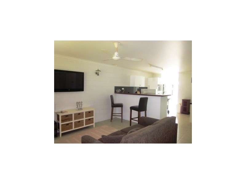 2/53 Picnic Street, Magnetic Island QLD 4819