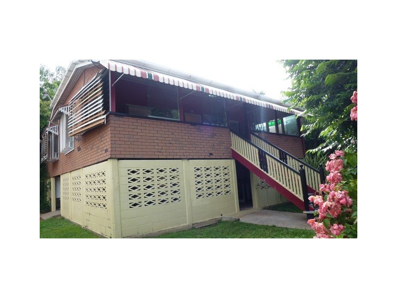 38 Roberts Street, Hermit Park QLD 4812