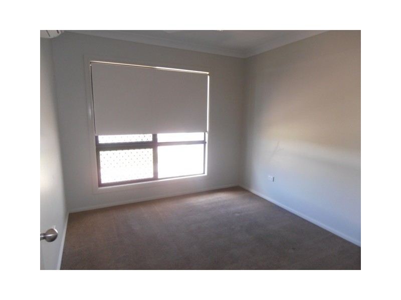 16 Yanooa Street, Bushland Beach QLD 4818