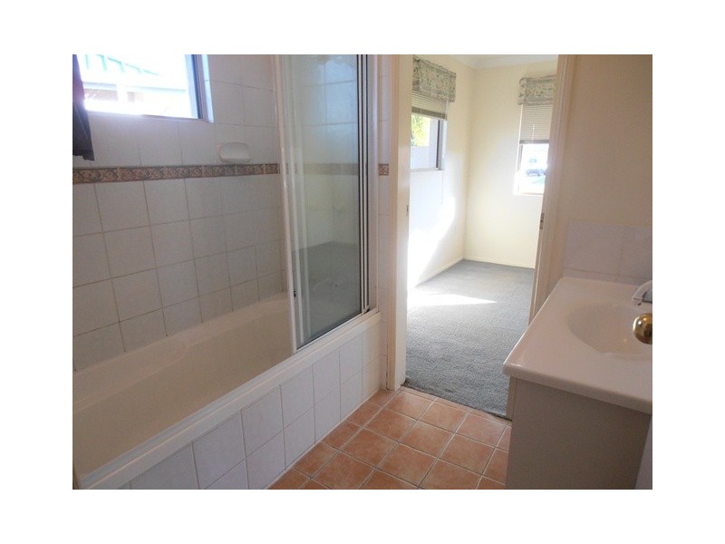 13 Kinnardy Street, Burdell QLD 4818