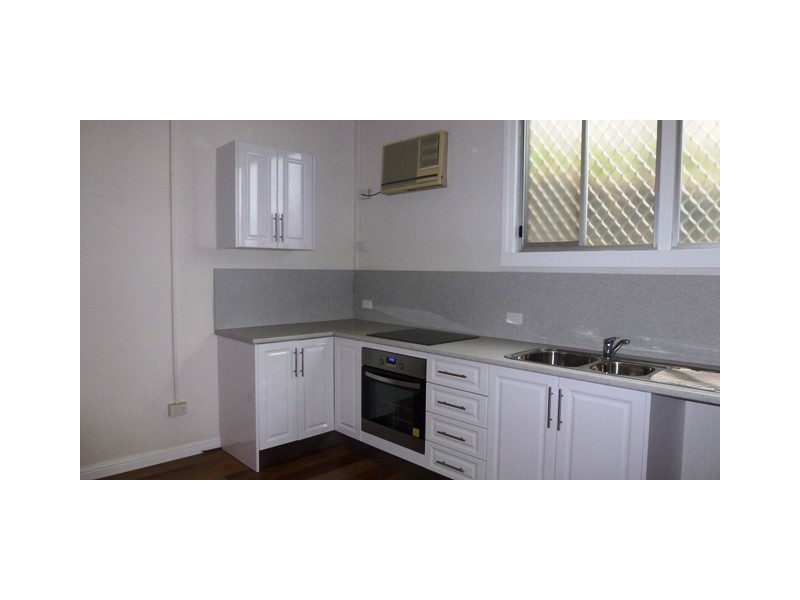 2/9 Melton Tce, Townsville City QLD 4810