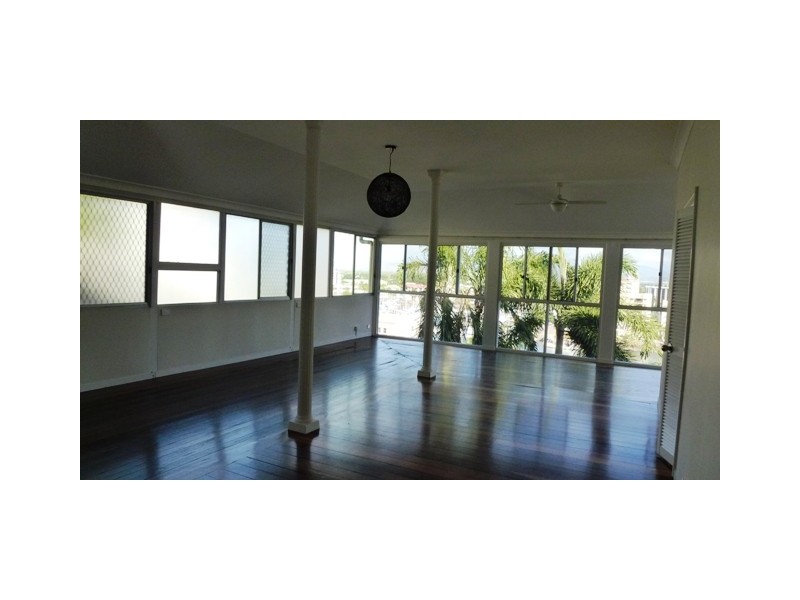 1/9 Melton Tce, Townsville City QLD 4810