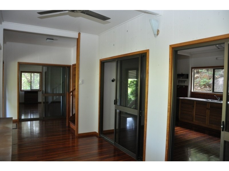 16b Olympus crescent, Magnetic Island QLD 4819