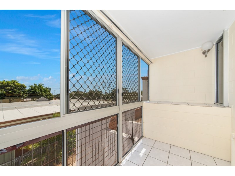 4/6 Burke Street, North Ward QLD 4810