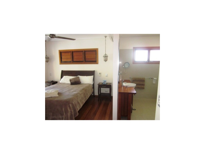 3B Terrace Place, Magnetic Island QLD 4819