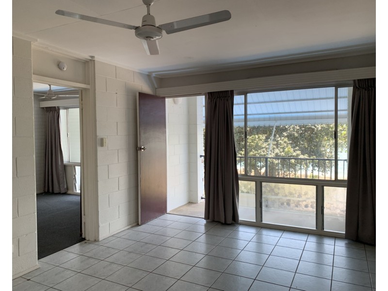 1/104 The Strand, North Ward QLD 4810