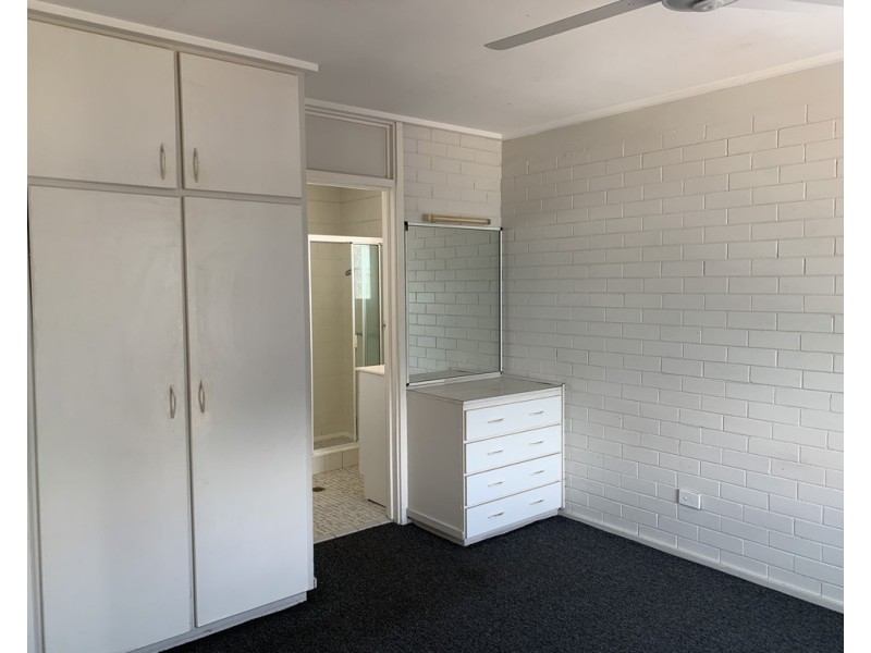 1/104 The Strand, North Ward QLD 4810