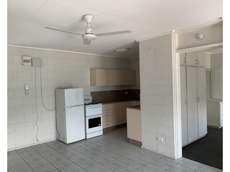1/104 The Strand, North Ward QLD 4810