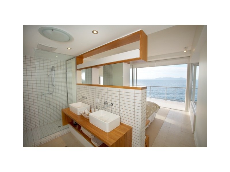 5204 One Bright Point, Sooning Street, Magnetic Island QLD 4819
