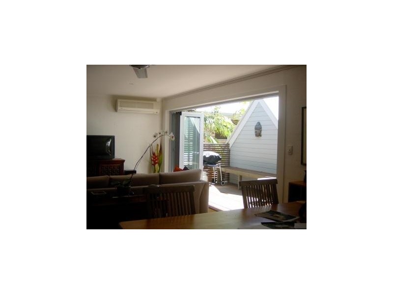 2/21 Nebula Street, Sunshine Beach QLD 4567