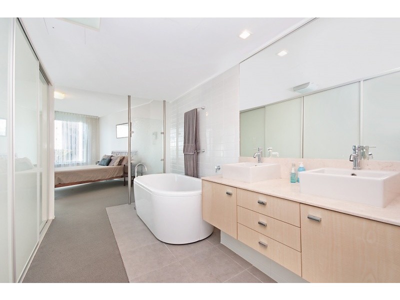 315/72-74 The Strand, North Ward QLD 4810