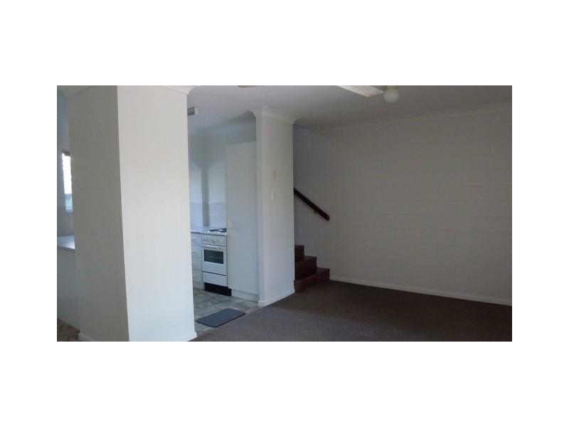 2/10 Sweet Street, Rosslea QLD 4812