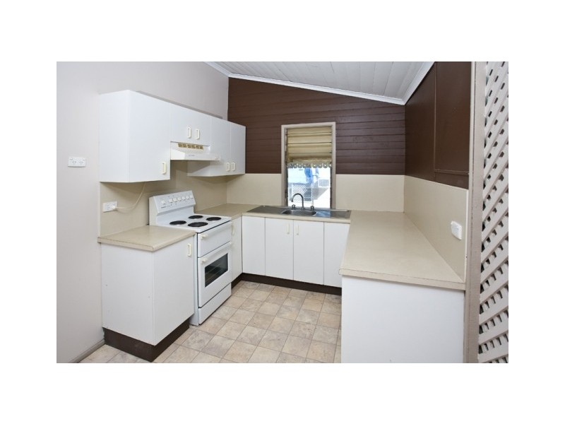 15 Plant Street, West End QLD 4810