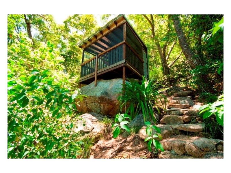 26 Olympus Crescent, Magnetic Island QLD 4819