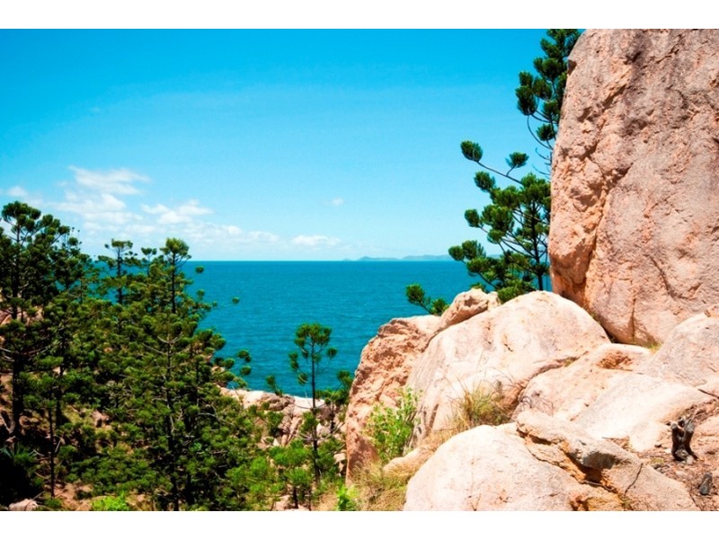 26 Olympus Crescent, Magnetic Island QLD 4819