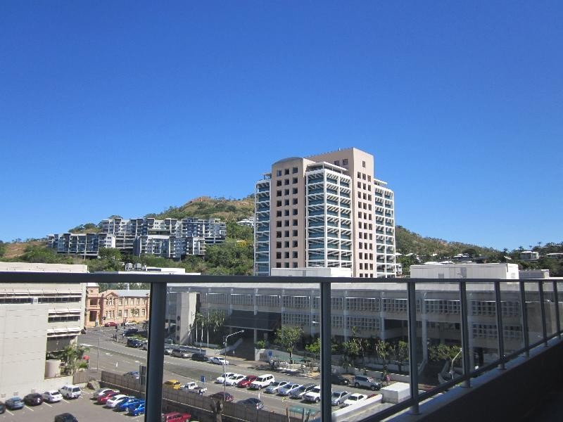 122 Walker Street, Townsville City QLD 4810