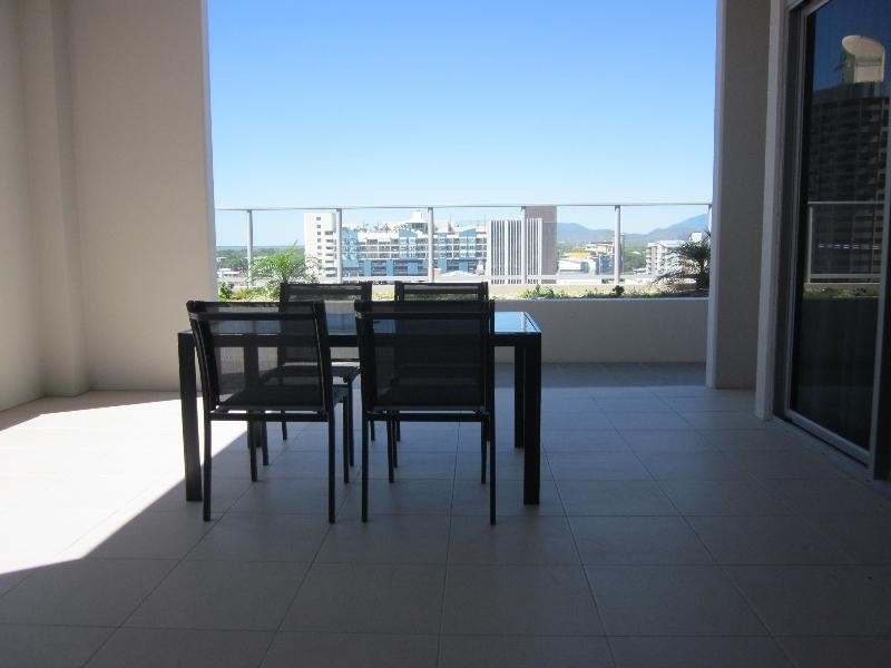 122 Walker Street, Townsville City QLD 4810