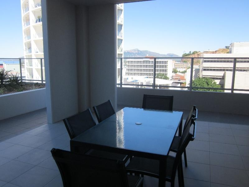 122 Walker Street, Townsville City QLD 4810