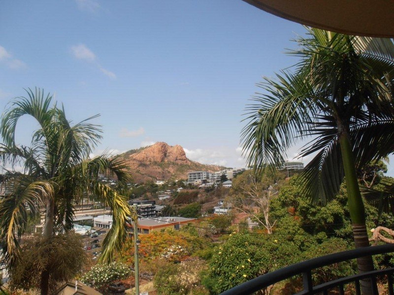 2/23 Willmett Street, Townsville City QLD 4810