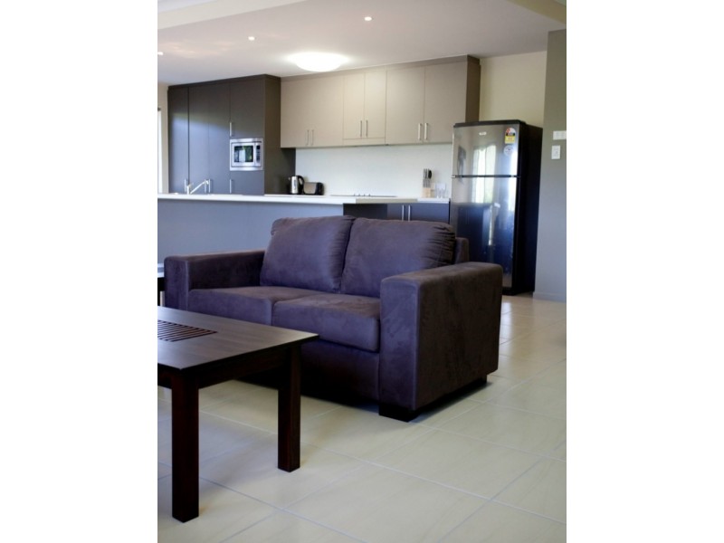 12 Crauford Street, West End QLD 4810