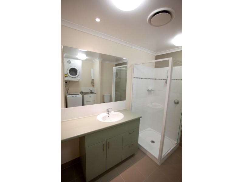 12 Crauford Street, West End QLD 4810