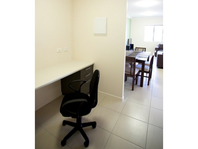 12 Crauford Street, West End QLD 4810