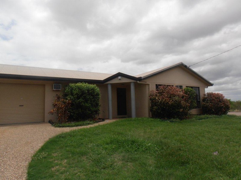 2 Bellamy Street, Rasmussen QLD 4815