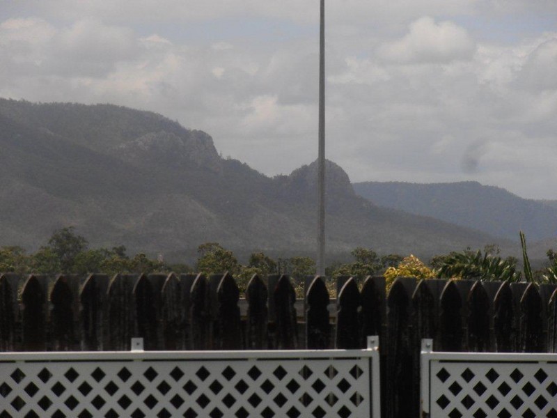 2 Bellamy Street, Rasmussen QLD 4815