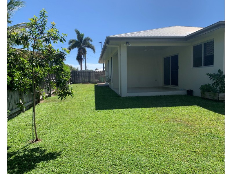 13 Inglis Smith Street, Rosslea QLD 4812