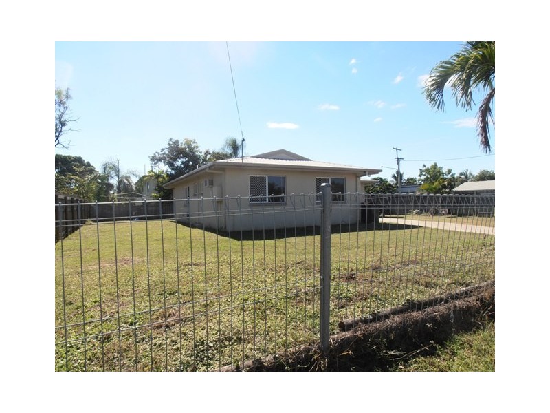 35 Feeney Avenue, Rasmussen QLD 4815