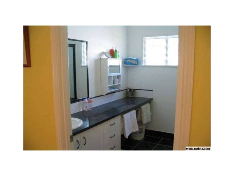 8 Surray Street, Hyde Park QLD 4812