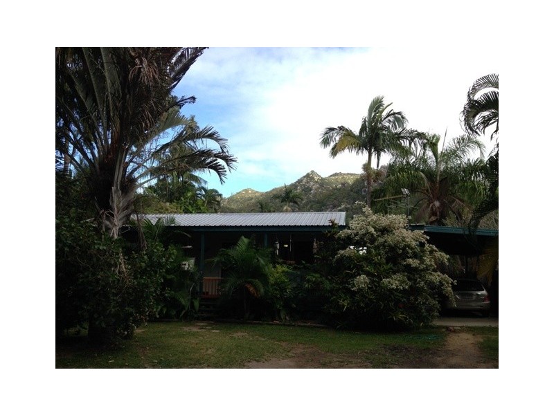 52 Sooning Street NELLY BAY, Magnetic Island QLD 4819
