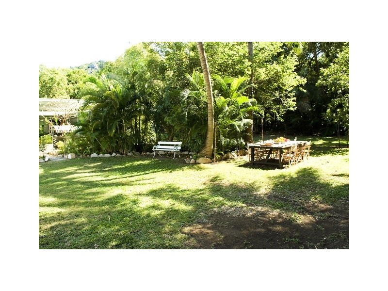 3-5 Endeavour Rd Arcadia, Magnetic Island QLD 4819